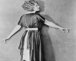 She had studied dance in New York City and spent a year on the vaudeville circuit She had studied dance in New York City and spent a year on the vaudeville circuit.